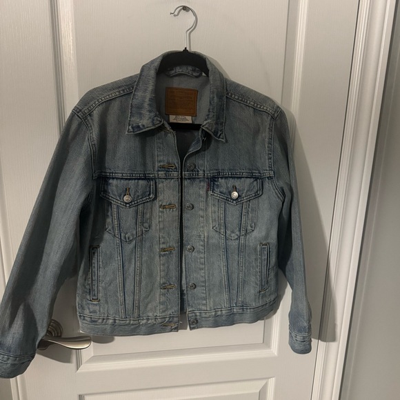 Levi’s women’s original trucker jacket in excellent condition! - Picture 1 of 7